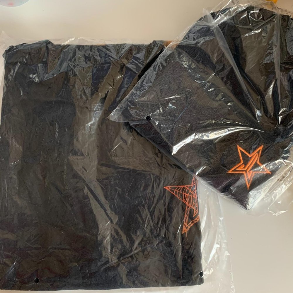JEFFREE STAR HALLOWEEN T-SHIRT AND BEANIE BUNDLE